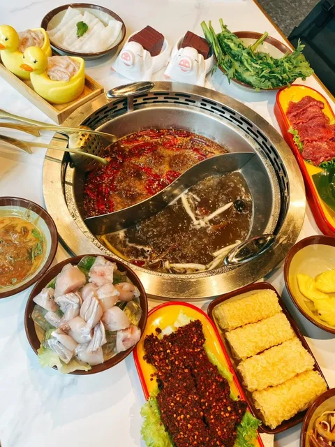 NYC Food | This Manhattan Hot Pot Spot Is So Cute Awww 🐼