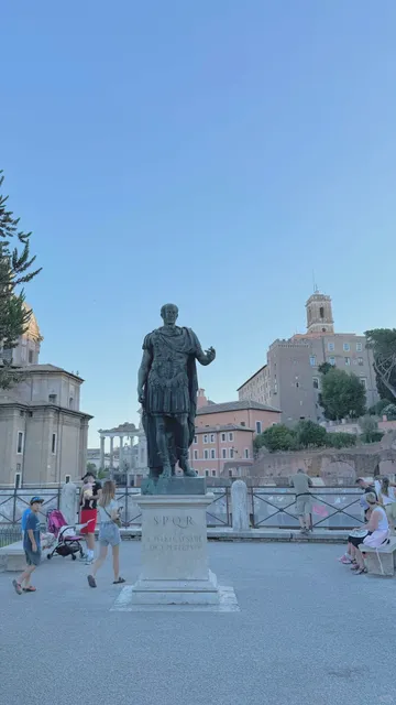 🇮🇹 Rome’s Trevi Fountain: Where Baroque Meets Glacier Blue 💎