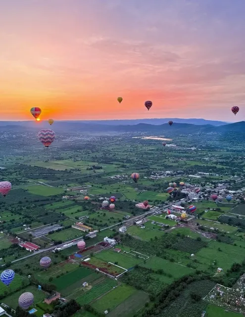 Hot Air Balloon Ride in Teotihuacán, Mexico 🎈