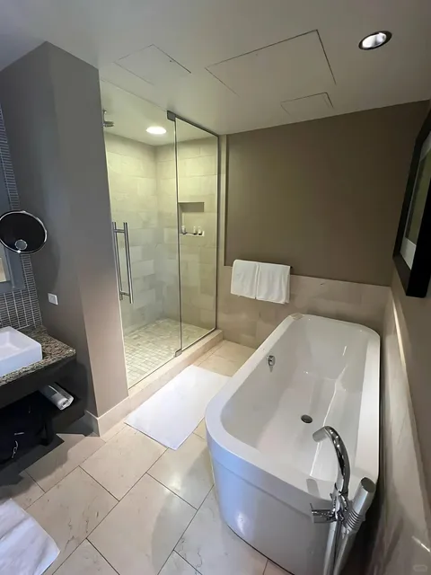 Denver Hotel Guide | Why Grand Hyatt Denver is THE Spot! 🏨