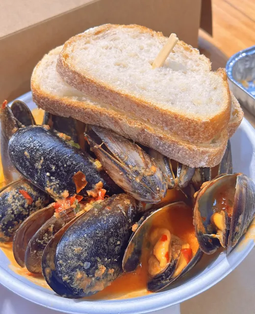 Must-Visit Eats at Queen Victoria Market 🇦🇺🍴