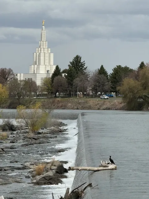 📍 Idaho Falls – Witness the World’s Largest Man-Made Waterfall