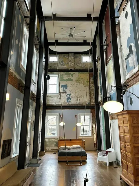 American Dream Homestay 🇺🇸 Stayed in an Airbnb with an Indoor Swing!