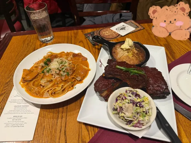 Eating in Alaska😋 | Anchorage & Fairbanks Food Review