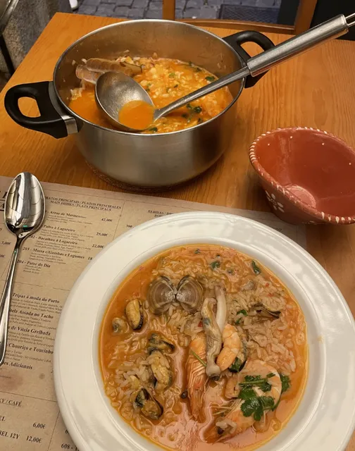 Porto's Must-Try Hotspot: Taberna dos Fernandes