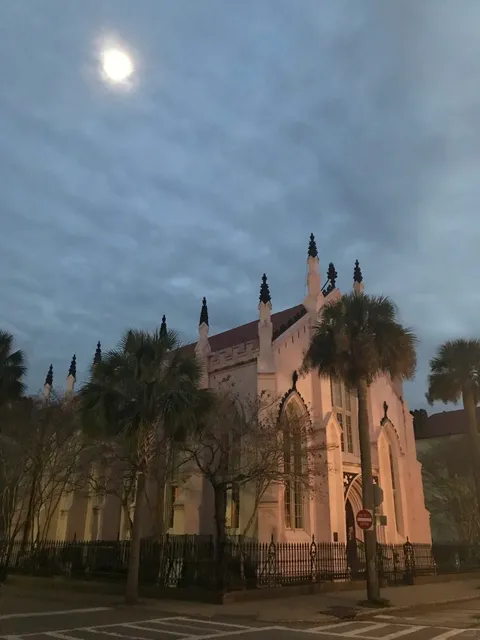 Charleston: Step Back into Colonial-Era Southern America 🏛️⛪🎄