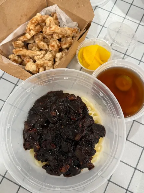 LA Must-Try Food Spots You’ll Regret Missing 🍜✨