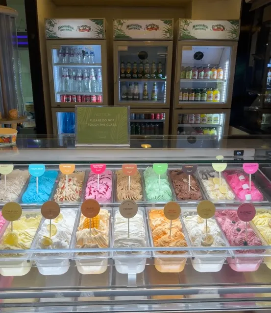 Seagull Yogurt Ice Cream, A Swoon-Worthy "Island Sweet-Sour" 🍦