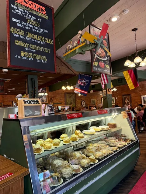 🇩🇪 Schmidt’s Sausage Haus: Columbus’ Hidden German Gem! 🍖