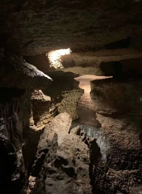 🕳️ Niagara Cave | An Underground Wonderland of Fossils & Formations