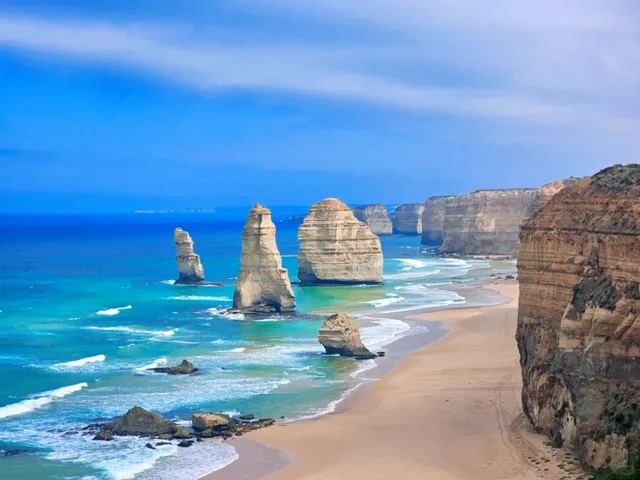 🌊🌤️ The Twelve Apostles: A Jaw-Dropping Coastal Masterpiece!