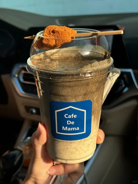 LA｜I Could Eat 10 Sticks of Their Mochi! 🍡🔥