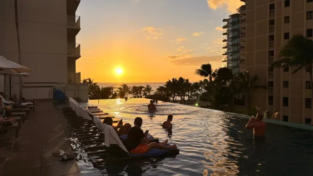 A Dream Resort Right on Waikīkī Beach! 🌺