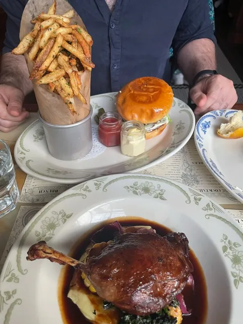 ​​Anyone Else Not a Fan of Patio Dining? 🥵​​