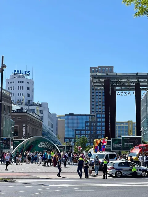 🇳🇱 A Serendipitous Trip to Eindhoven: Philips, Football & Giants!