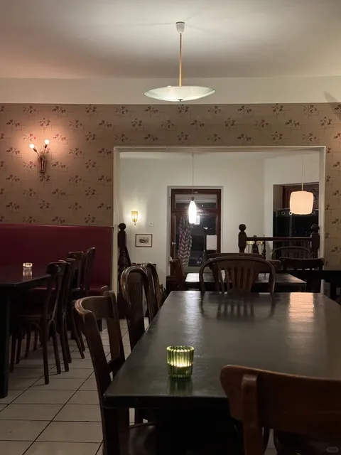 🌮 Berlin Exploration | Snacking on Tortilla Chips with Dips 🍹