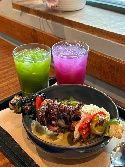 Relaxing and enjoying tea at the museum this Halloween in DC 🎃🍵