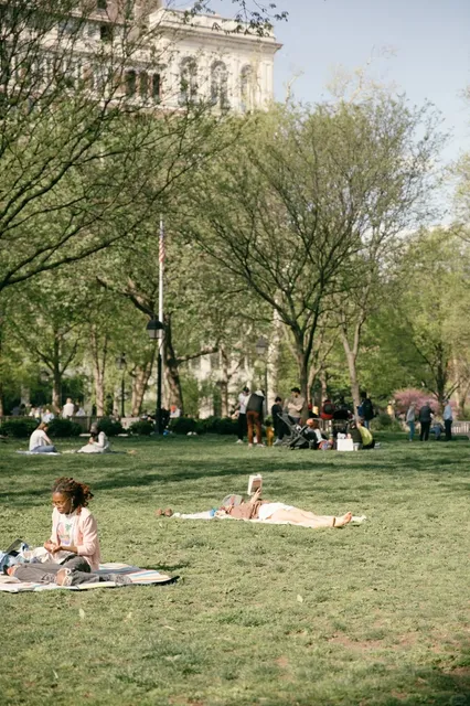 ☀️🐾 Philly Diaries: Washington Square Shenanigans 🐾☀️