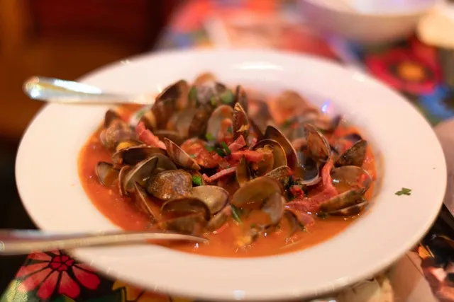 Bizzarro Italian Cafe - Seattle's Quirkiest   Red Sauce Joint 🍝✨  