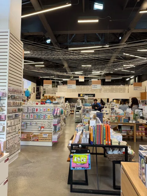 ✨ Portland Souvenir Alert: Limited-Edition Hello Kitties! 🛍️