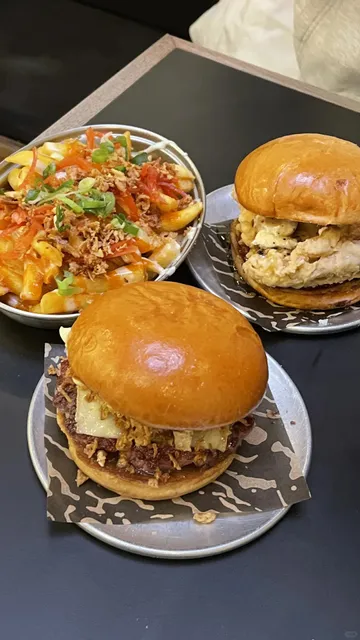 London Food Exploration | The Ultimate Truffle Burger!