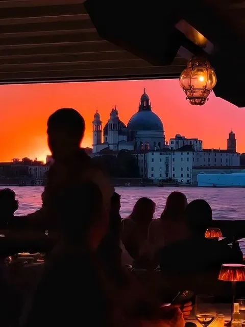 🇮🇹 Venice Blue Hour | 5 Stunning Canal-View Restaurants 🍴✨