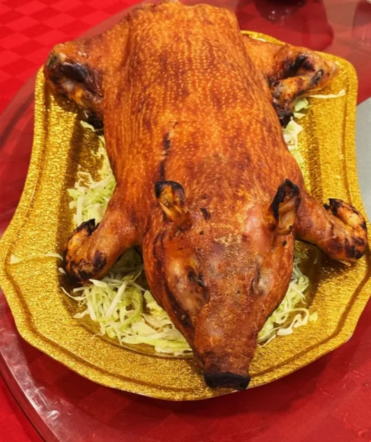 A Super-Delicious Roast Whole Pig in New York 🍖