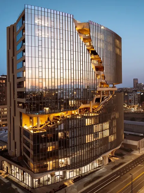 Denver's "One River North" Tower Blends Architecture with Nature ！！🏢