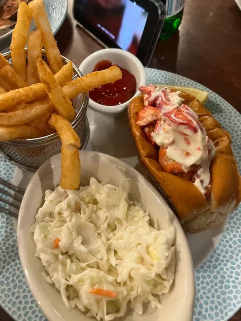 Hidden Gem in Worcester – Just 5 Mins from WPI! 🦞