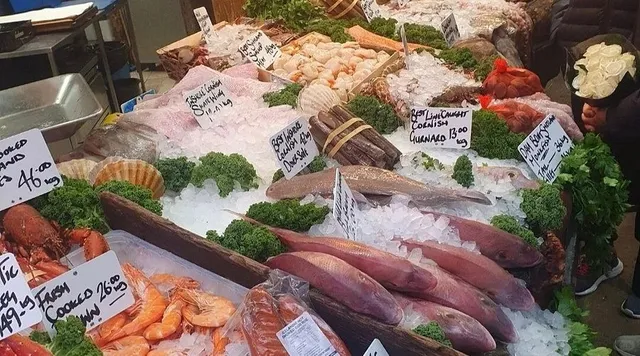  London’s Borough Market: A Feast for the Senses 🍴✨