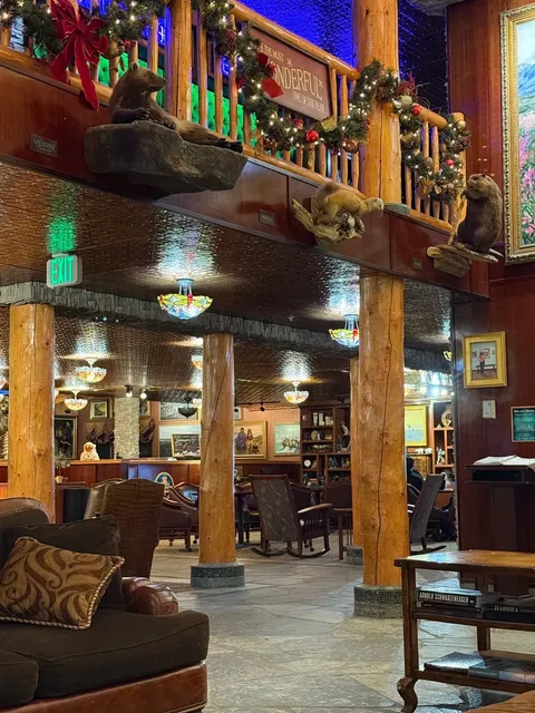 Fairbanks｜Pike's Waterfront Lodge Experience 🏨✨