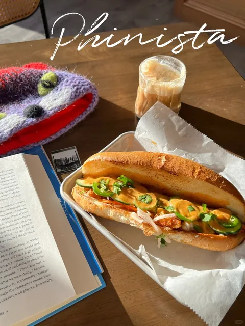 🍛 A combo of Banh Mi and curry just can’t go wrong