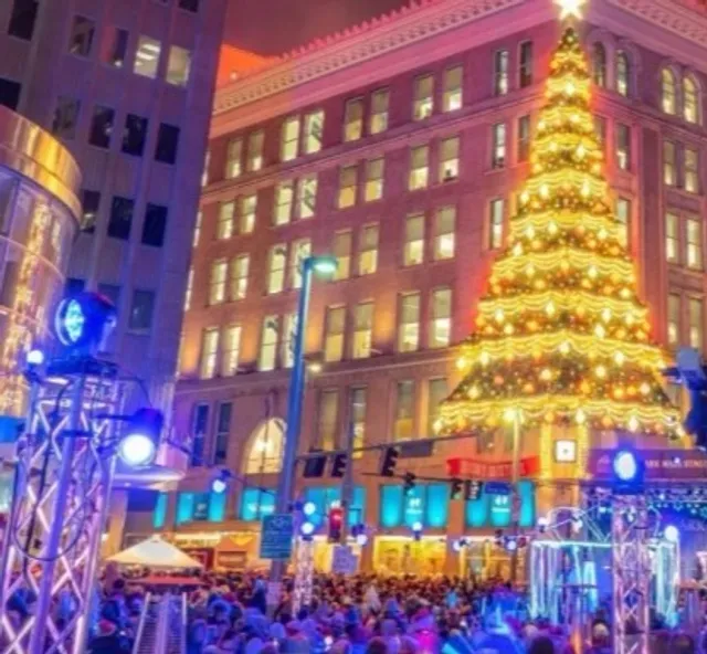 Pittsburgh Light Up Night 2025 | The Spark That Starts the Season! 🎄✨