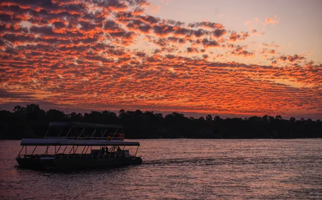 🇿🇲🇿🇼 Victoria Falls Adventure Guide 🌊✨