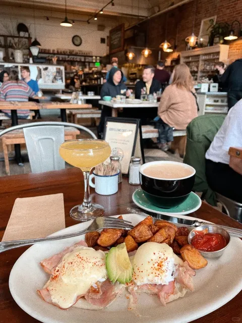 Seattle | Cozy Winter Brunch & Café Spots
