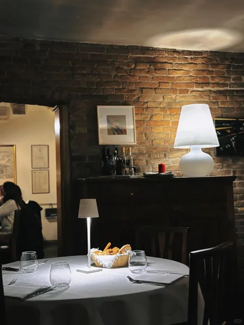 Charming and Delicious Eateries Near Venice