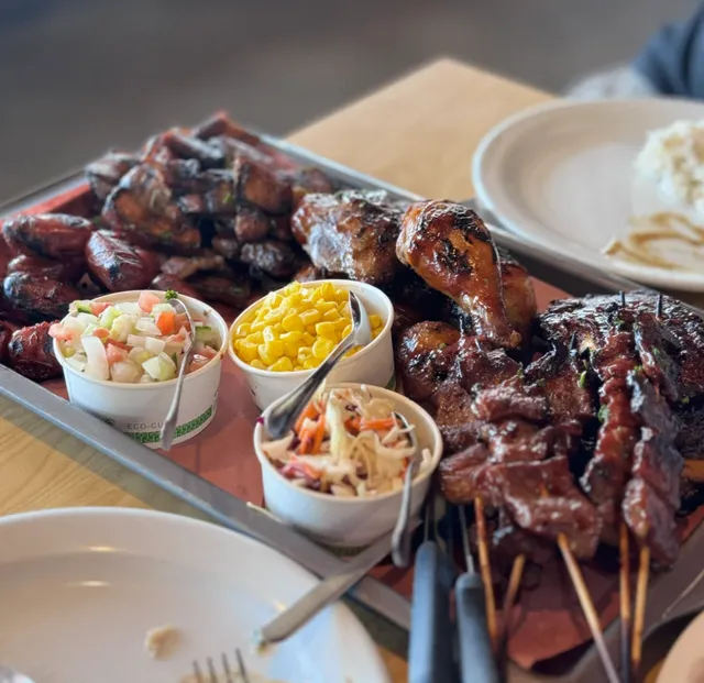 Edmonton｜This Filipino Meat Feast Will Blow Your Mind! 🇨🇦🍖
