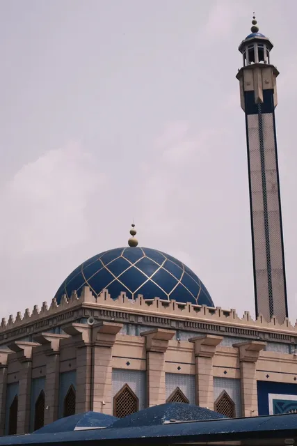 🇨🇮 Expat Life | Côte d'Ivoire's Plateau "Workhorse District"