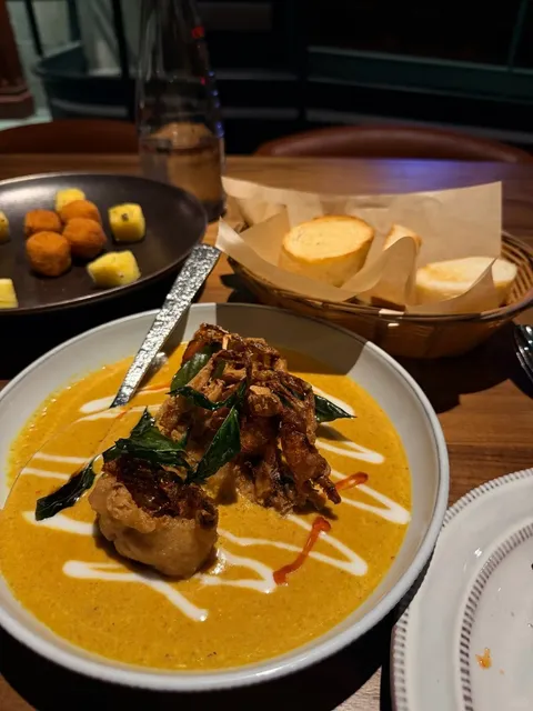 🌙 Pasadena Star Leaf｜More Authentic Than Expected!