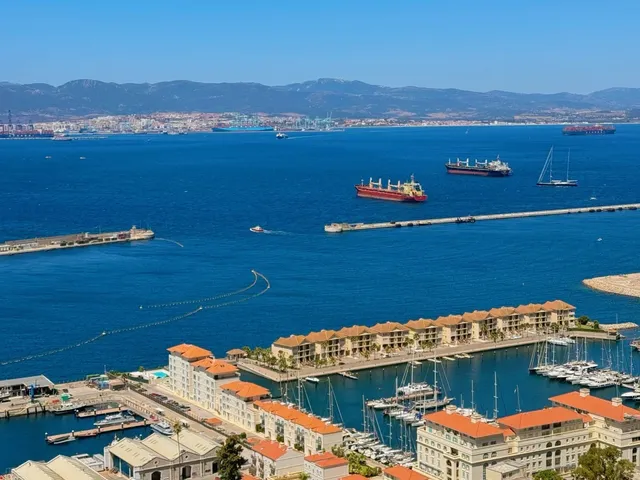 🇬🇮 Gibraltar Day Trip Guide (Road Trip Edition) 🇬🇮