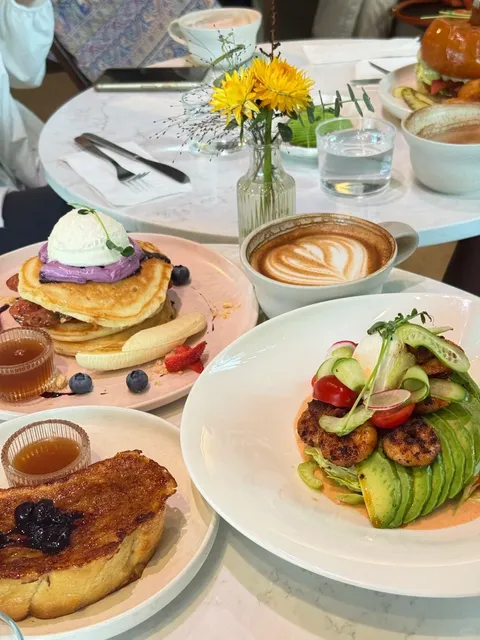 ​​🇨🇦 Hidden Gem Brunch Spot in Greater Vancouver  🍰✨​​