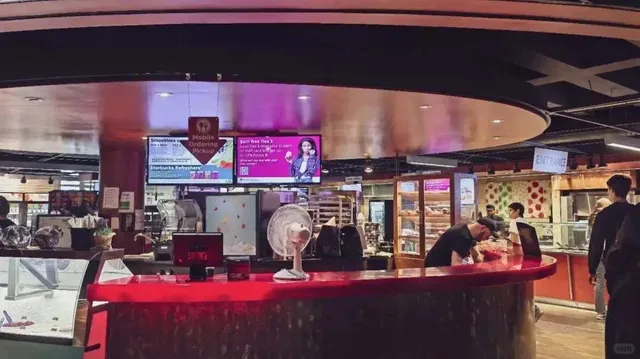 ｜ Queen’s University Dorm Basement Hides a Café 🤩