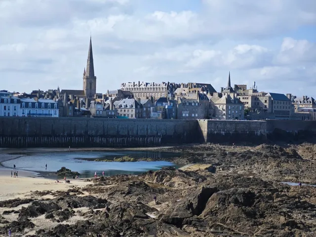 🇫🇷 Saint-Malo, France - The Pirate City by the Sea 🏴‍☠️🌊