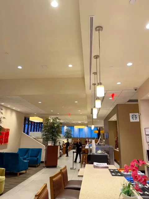 Hyatt Place Long Island City – Smart Budget Stay in NYC! 🏙️💸