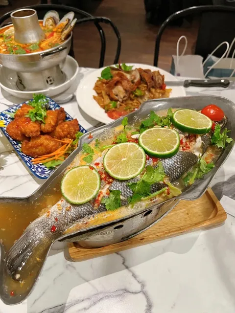 NYC｜Niyom Thai Kitchen 🍲 That Tom Yum Soup Though! ♨️