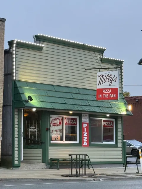 Chicago’s Deep-Dish Pizza God — Milly’s 🍕👑