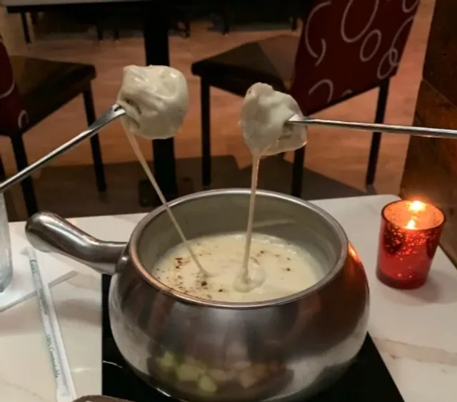 The Melting Pot 🧀🍷 | A Fondue Experience in Pittsburgh
