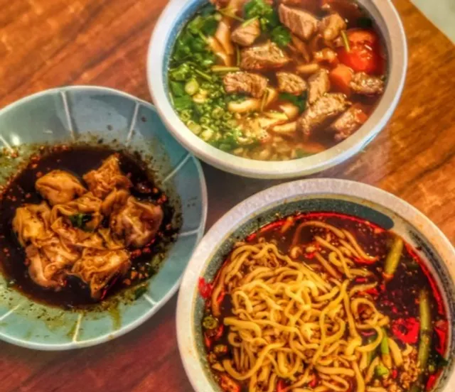 🍜 Master Noodle | Edina's Hand-Pulled Noodle Sanctuary