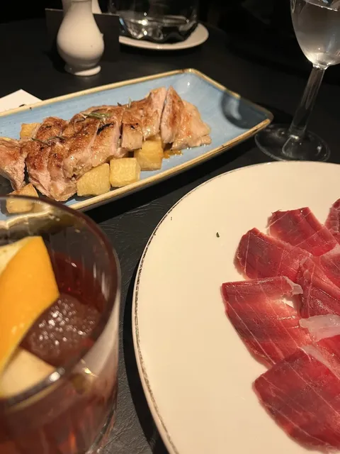 🎄 London's Super Christmassy Western Restaurant 🎄