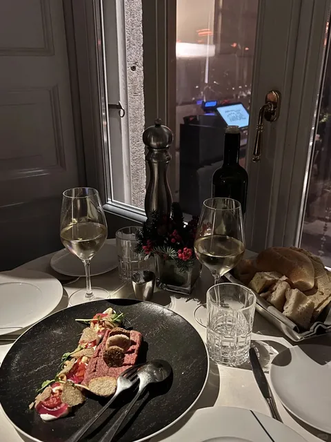 Milan Italian Cuisine | A Traditional Italian Restaurant   🍽️